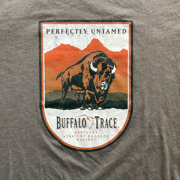 Buffalo Trace Whiskey T Shirt Large - Picture 2 of 3